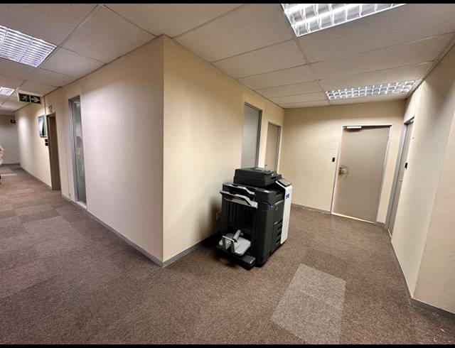 949M² OFFICE TO LET IN PARKTOWN